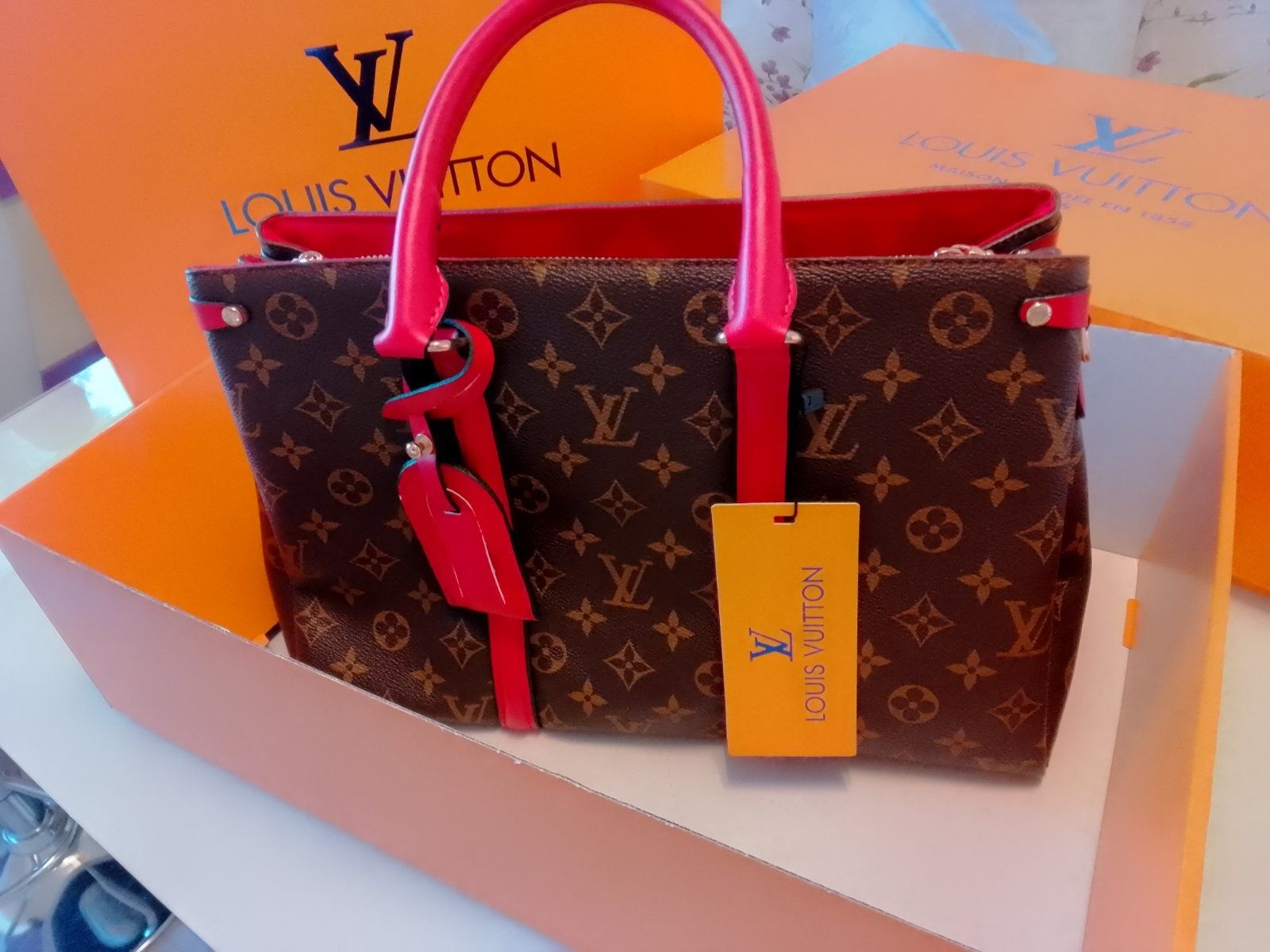 Дамска чанта Louis Vuitton