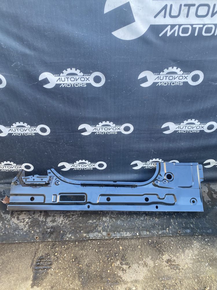 Prag interior stanga fata Bmw Seria 5 G20 G21