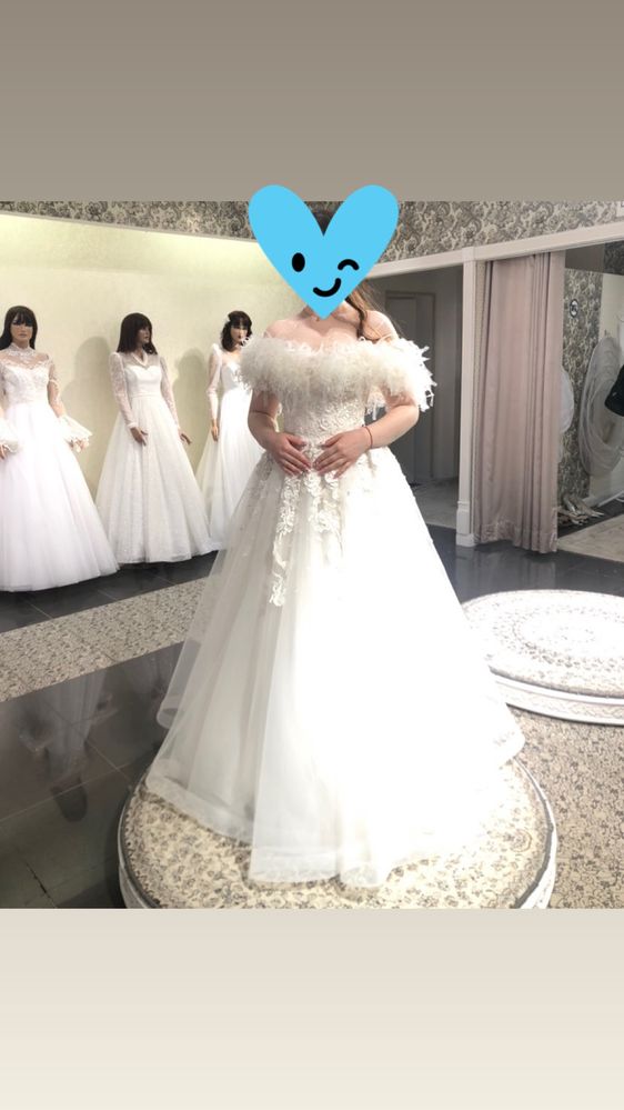 Свадебное Платье,с вышивкой цветами.