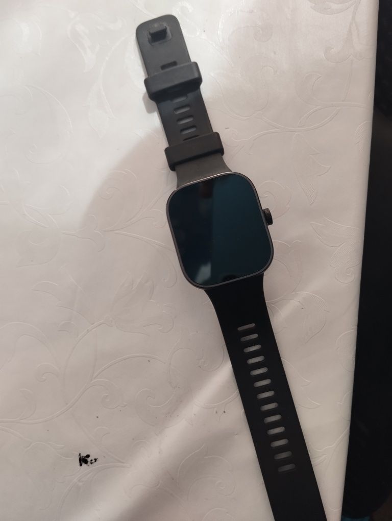 Redmi Watch 4 очен хорошое состаяние ни разу не носил (с коробкой)