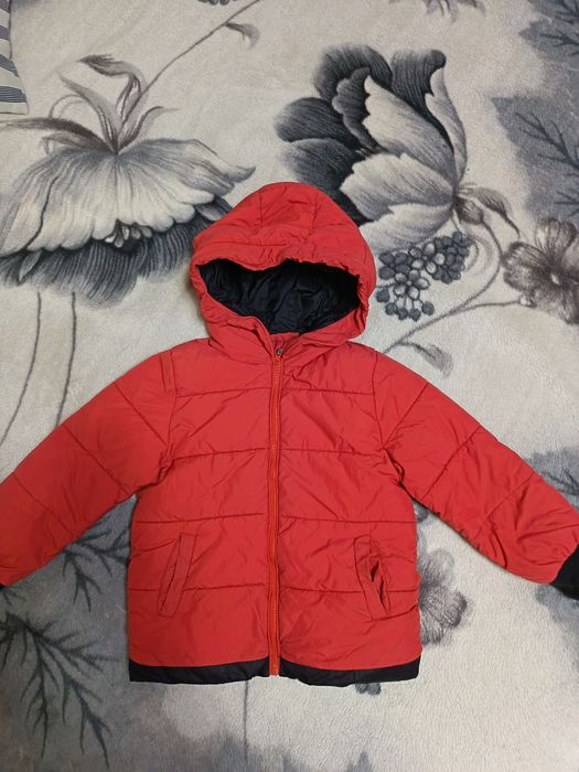 Куртка на мальчика на 5-7 лет