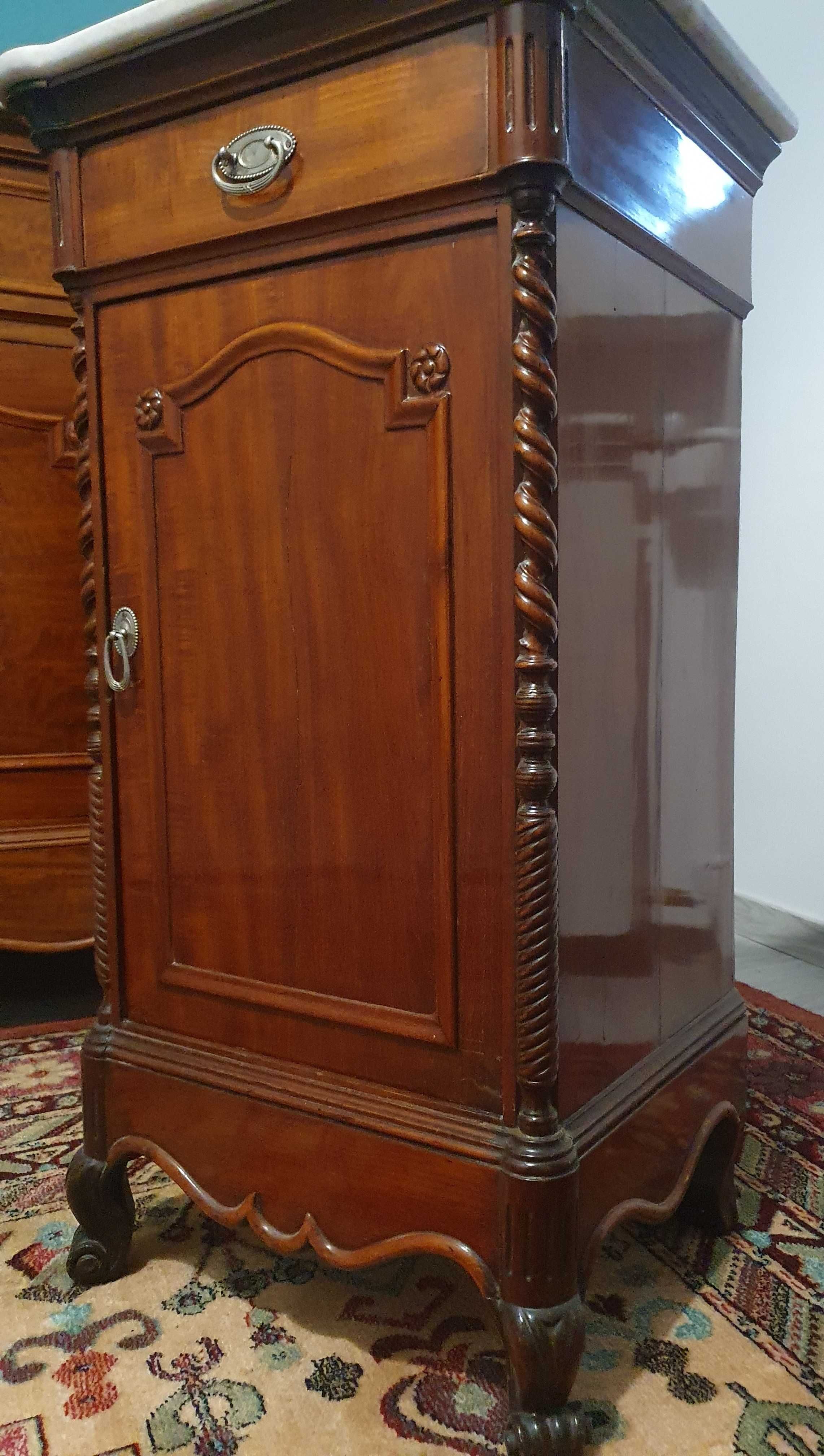 Comode anii 1900 in stare foarte buna