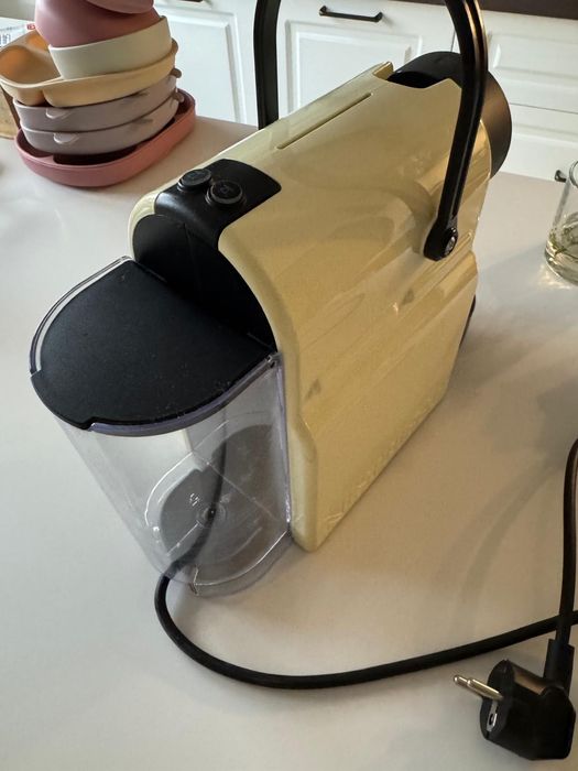 Aparat de cafea Nespresso