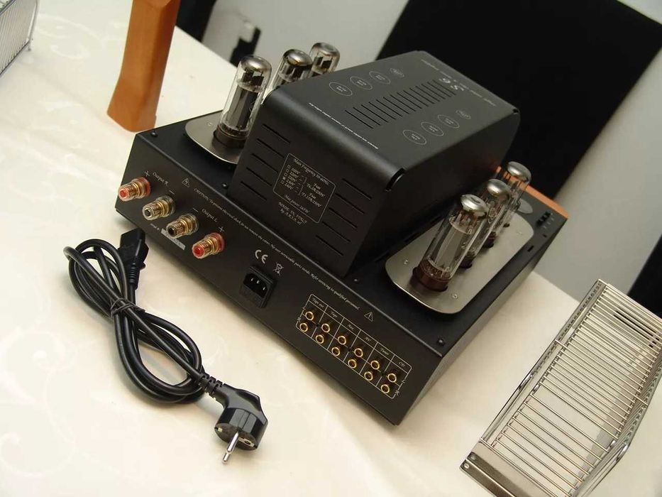 Unison Research S6 MKII Pure class A Single Ended Ultralinear 2x35W
