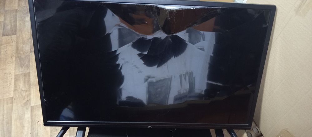 JVC LCD 32' за части.
