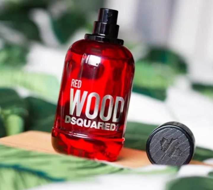 Дамска тоалетна вода Dsquared red  wood 50ml