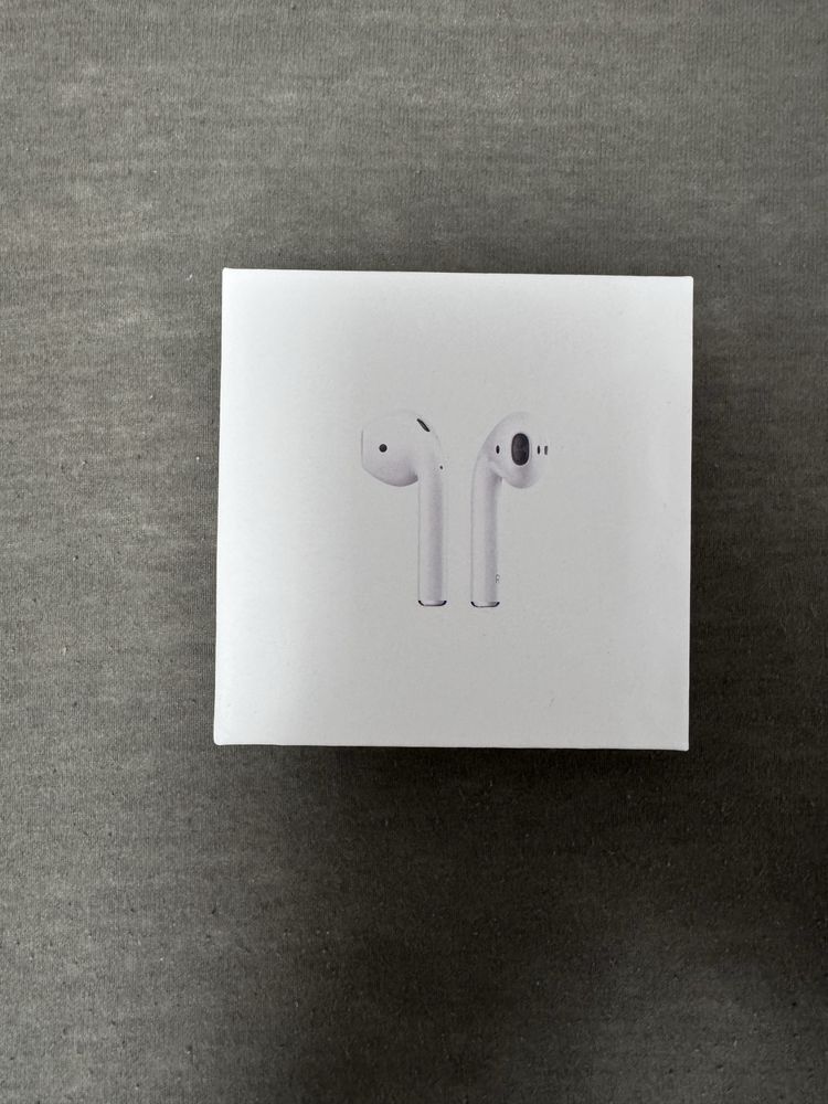 AirPods Apple