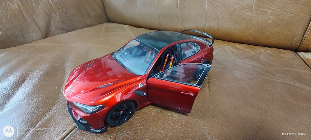 Колекционерска количка Alfa Romeo julieta