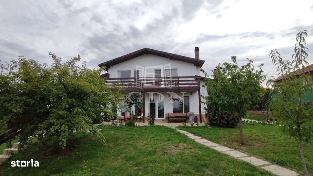 Casa P+1 cu 6 camere, decomandata, suprafata utila 220 mp, Paleu