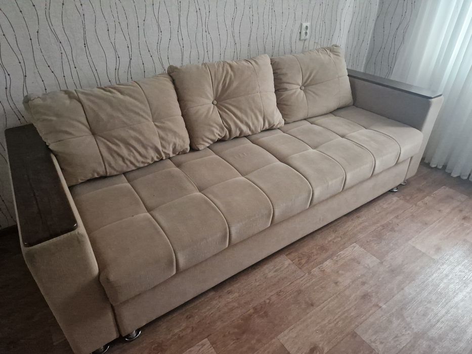 Продам диван в хорошем состоянии
