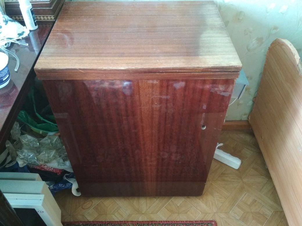 Продается швейная машинка чайка 3.