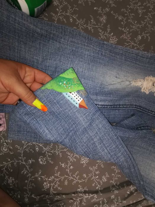 Blugi Diesel originali cu model pictat. Superbi!