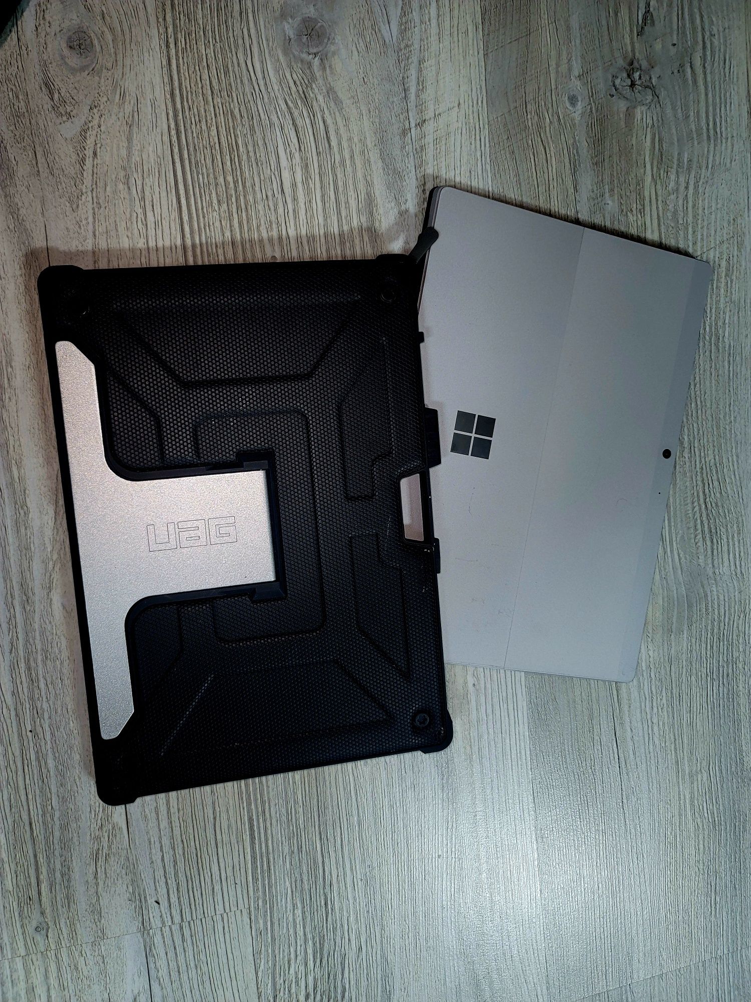 Husa Premium Surface Pro