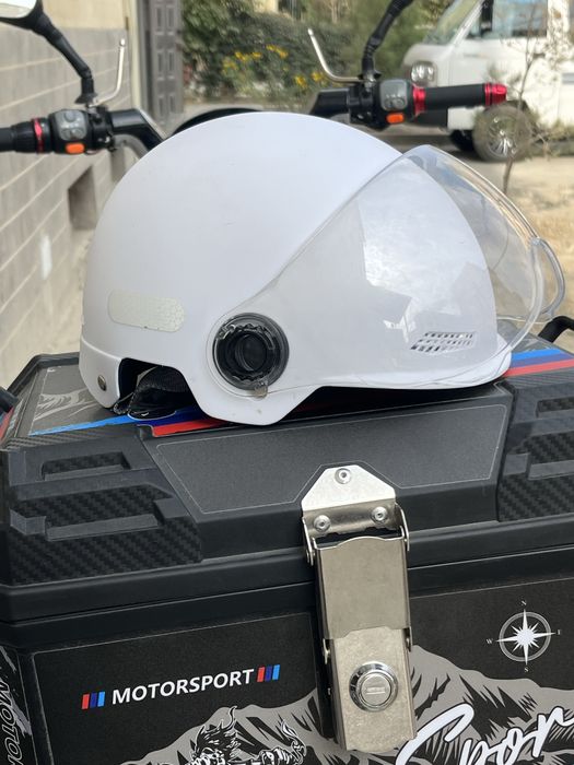 Каска скутер учун янги кийилмаган срочно сотаман