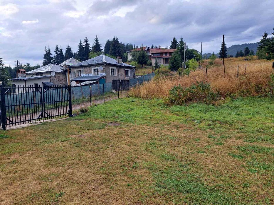 Продава се земеделска земя + къща в с. Мугла, махала Касъка