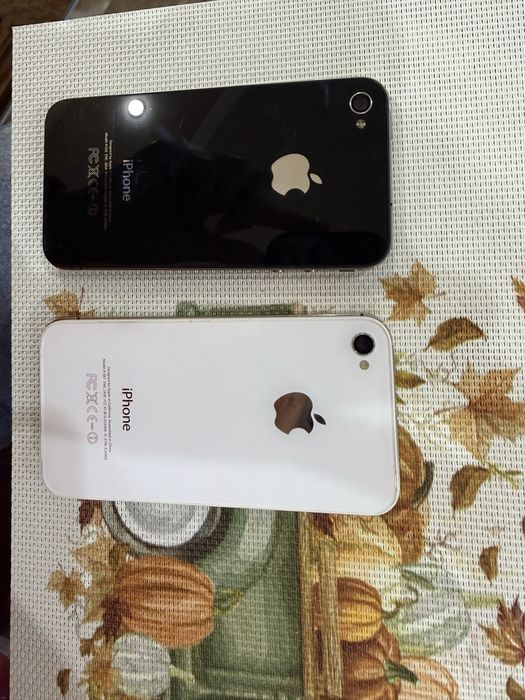 Iphone 4 32GB Negru/ Iphone 4S 16GB Alb