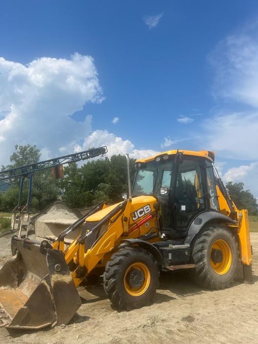 Vand Buldoexcavator JCB 3CX an 2018 !Accept variante auto