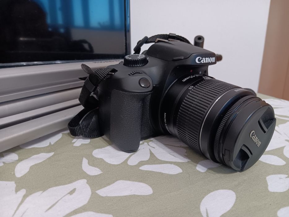Canon 4000D DSLR
