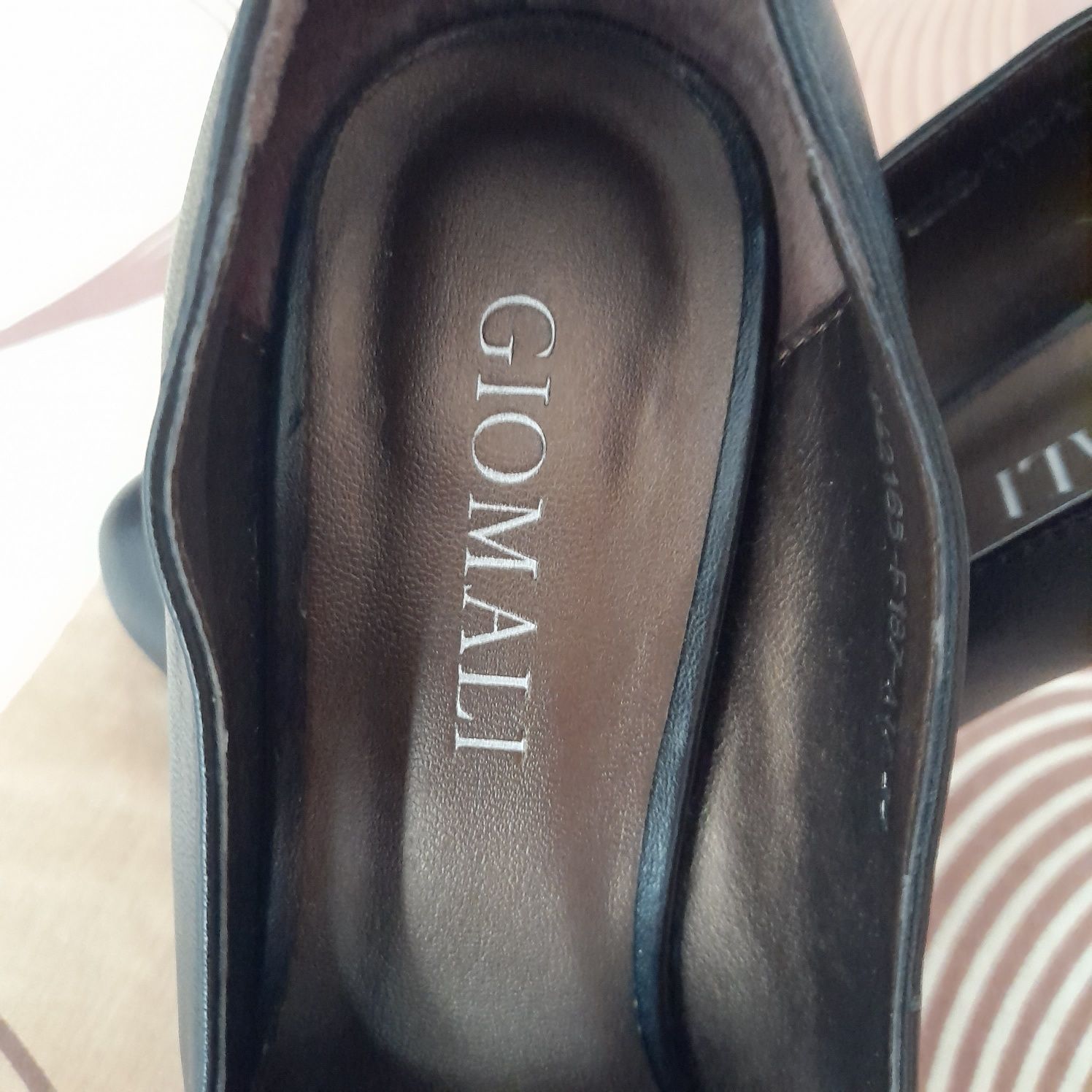 Дамски черни обувки - GIOMALI.
