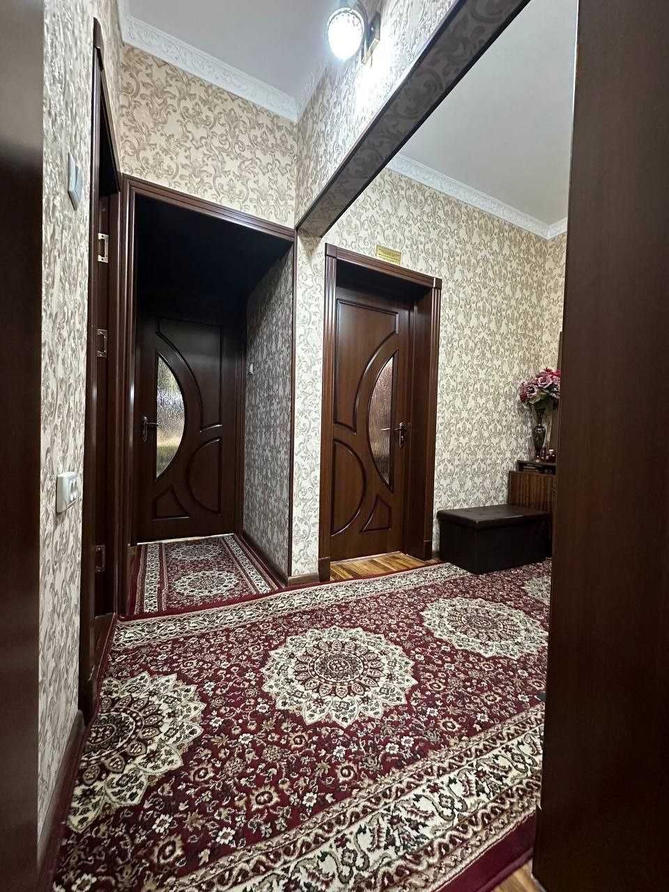 Продается квартира на Юнусабаде 14 квартал 2-3-9 отдельный вход