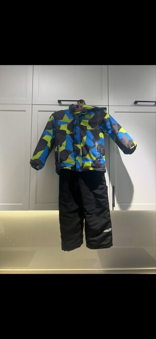 Продаю зимние куртку для мальчика