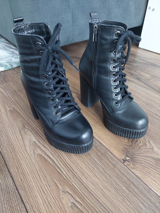 Vând botine piele