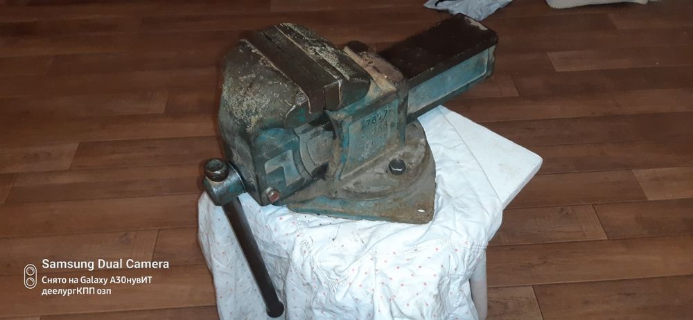 тиски СССР большие