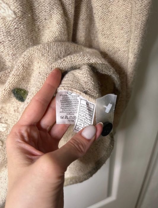 Bluză C&A cu lână și mătase în compoziție