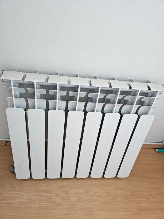 Продам батареи 2 шт