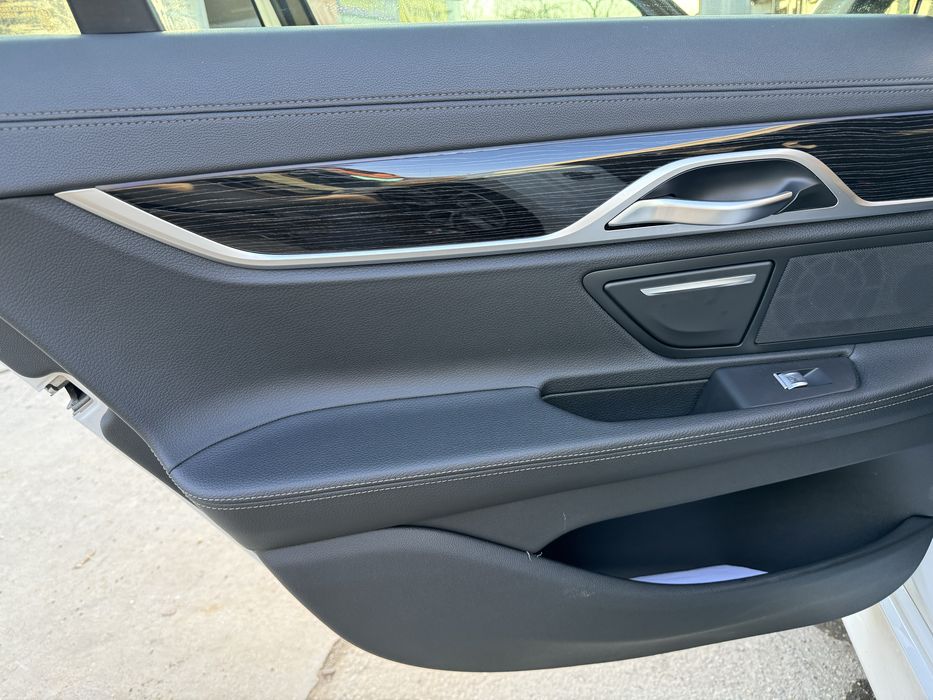 Vand/scihimb BMW 740i 340 cai