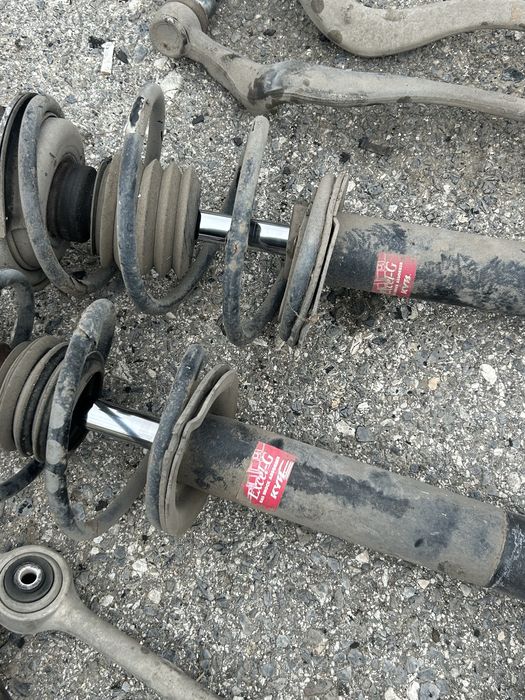 Бмв е39 части рейка амортисьори и др.