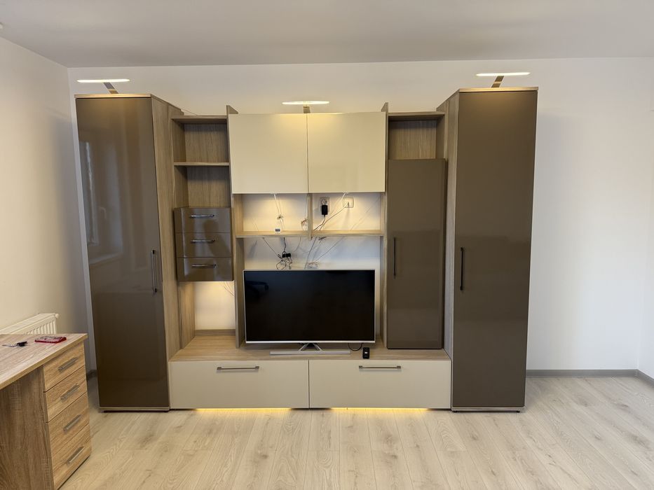 Mobila Crem de vanzare