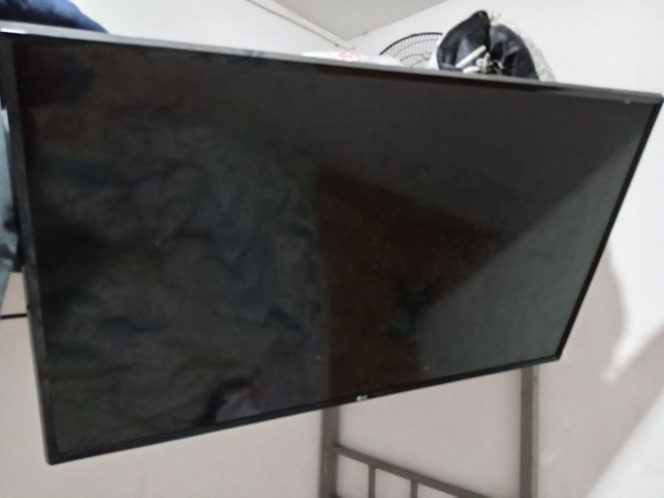 Продам телевизор LG смарт 110см 10.000тг