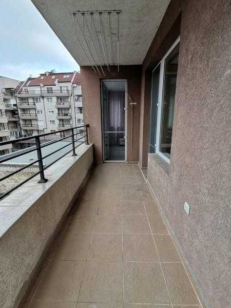 Дава се под наем Двустаен апартамент в Бургас, Лазур - 60 кв.м за 561 € - Снимка #4