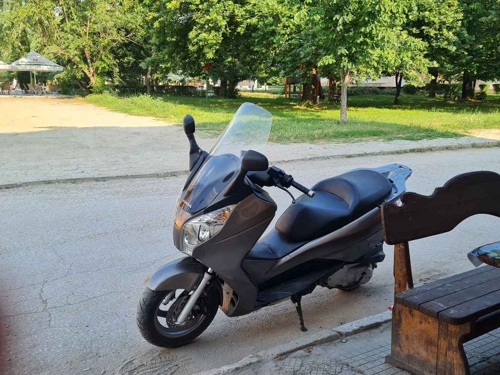 Honda fes wing s 125