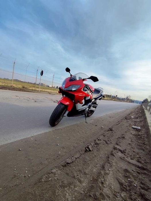 Vand Honda CBR F4I, Injectie