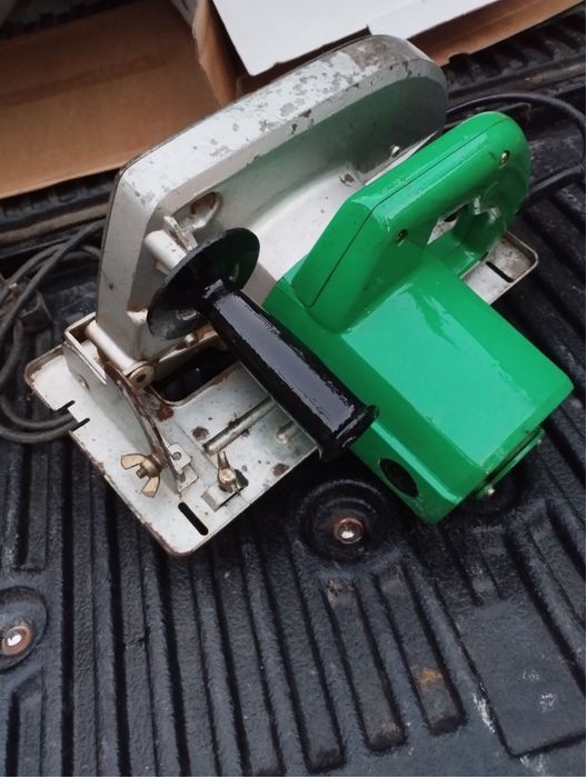 Ръчен циркуляр Хитачи Hitachi Hikoki 1600watts235мм