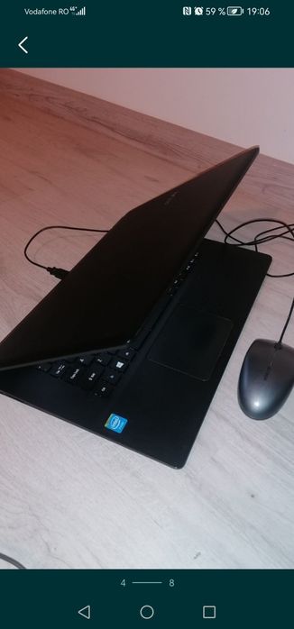 Laptop Acer Aspire ES1-511 cu procesor Intel® Celeron® Dual-Core