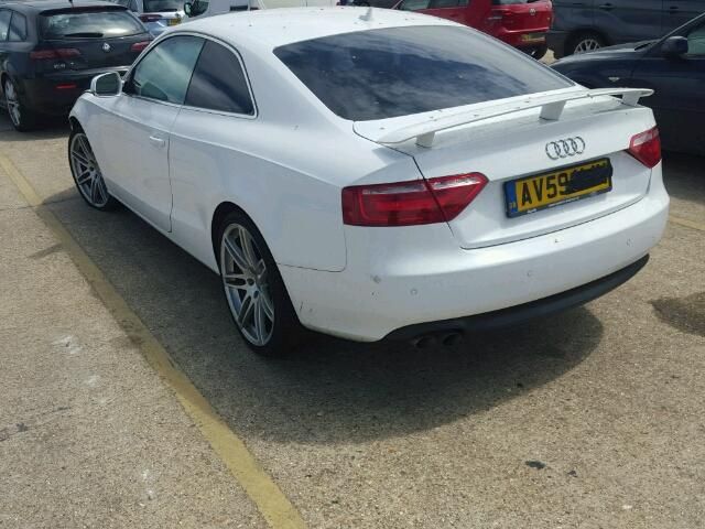 Dezmembrez Audi A5 2.0 Diesel 2010