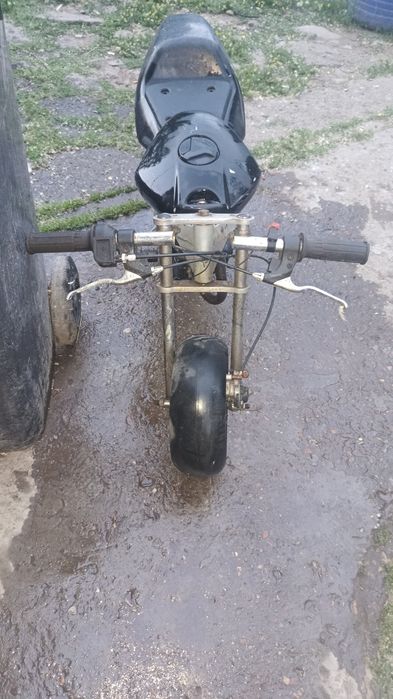 Vind / Dezmembrez motoreta pentru copii ne pornită de cv timp .