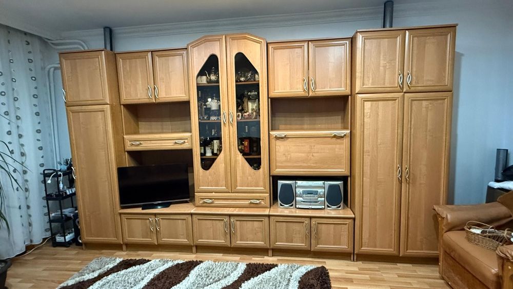 Vând mobila sufragerie completa