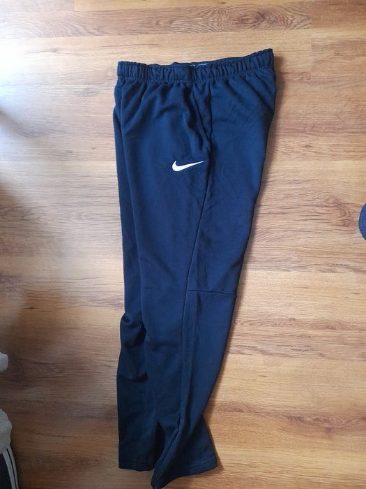 Nike dri fit мъжко долнище M- L размер.