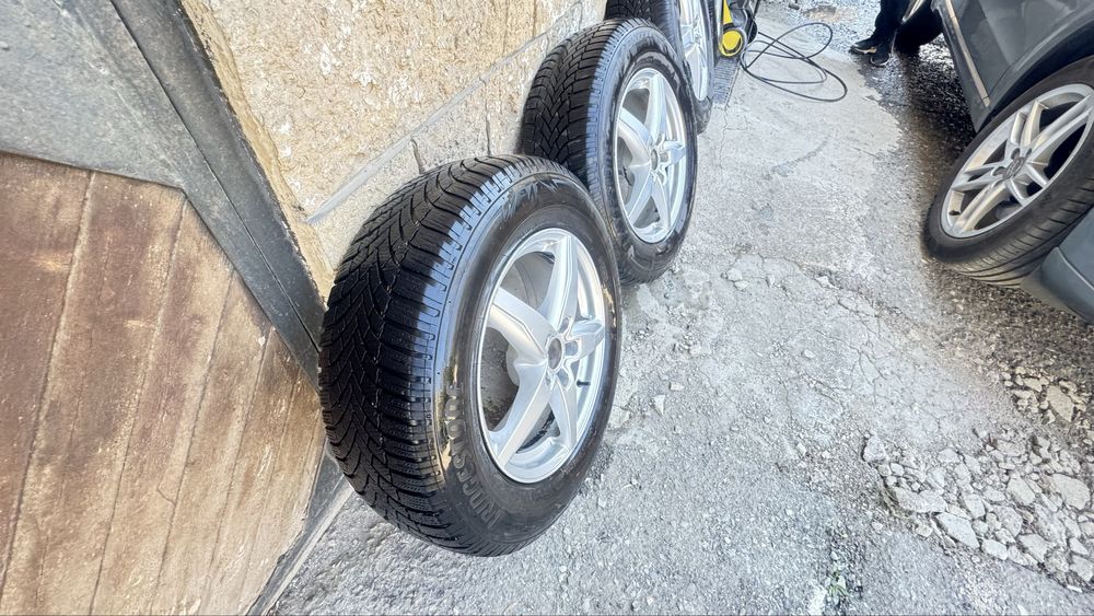 Продавам зимни гуми Bridgestone 235/65 R17 с джанти