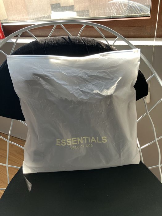 Essentials къси панталонки