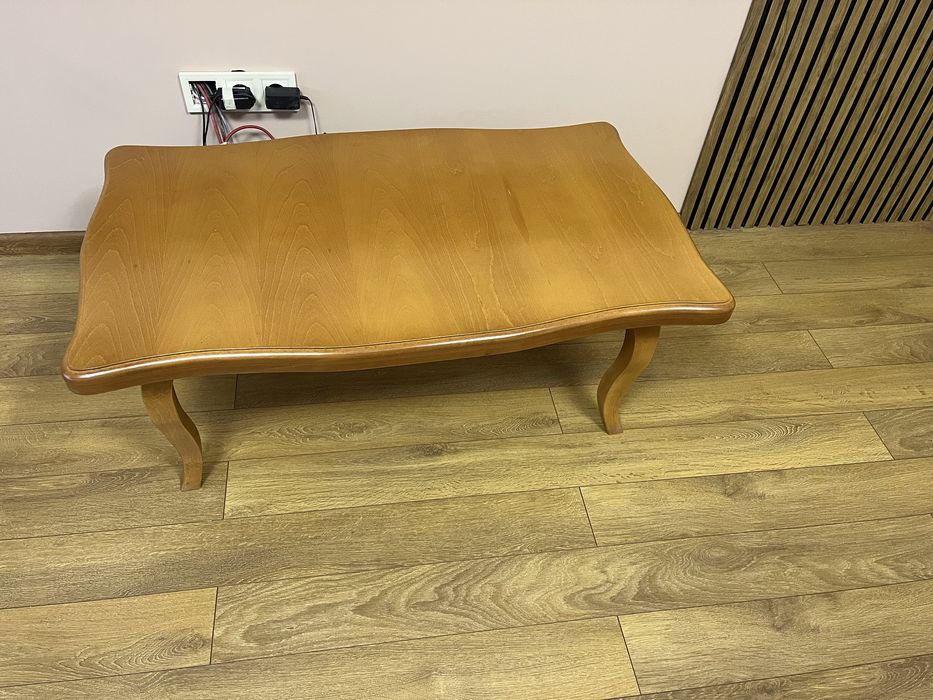 Масивна холна маса