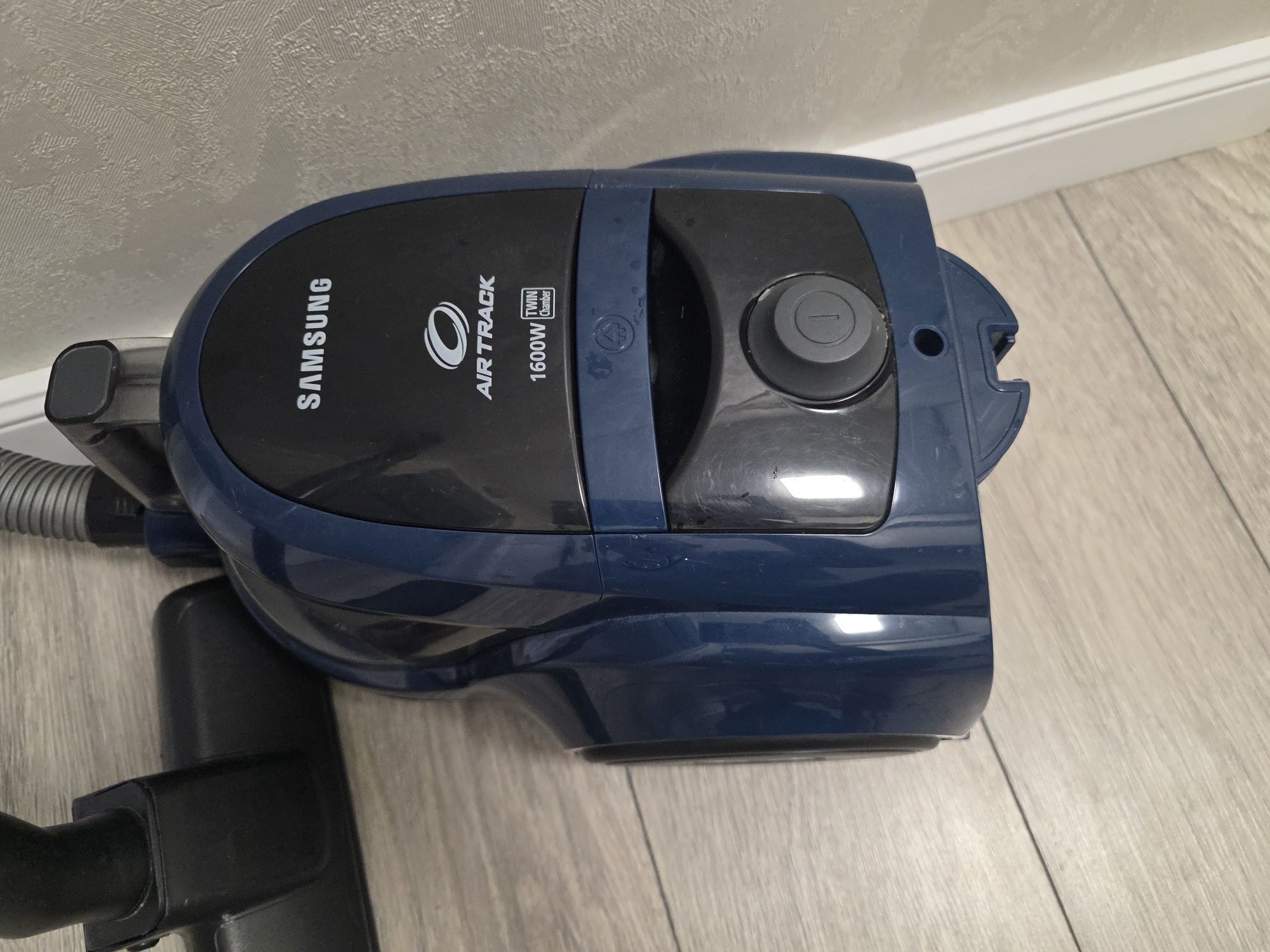 Пылесос Samsung 1600 ватт