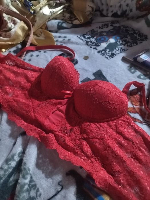 продам кружевной лифчик -корсет