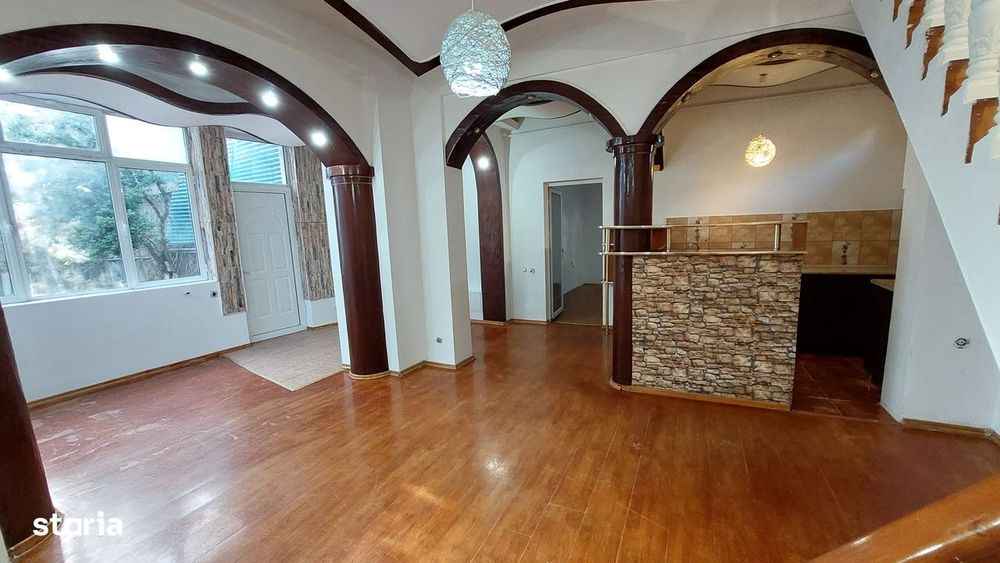 Piata Unirii – str. Al. Moga, PROPRIETAR, vand casa P+M, SC la P 79 mp