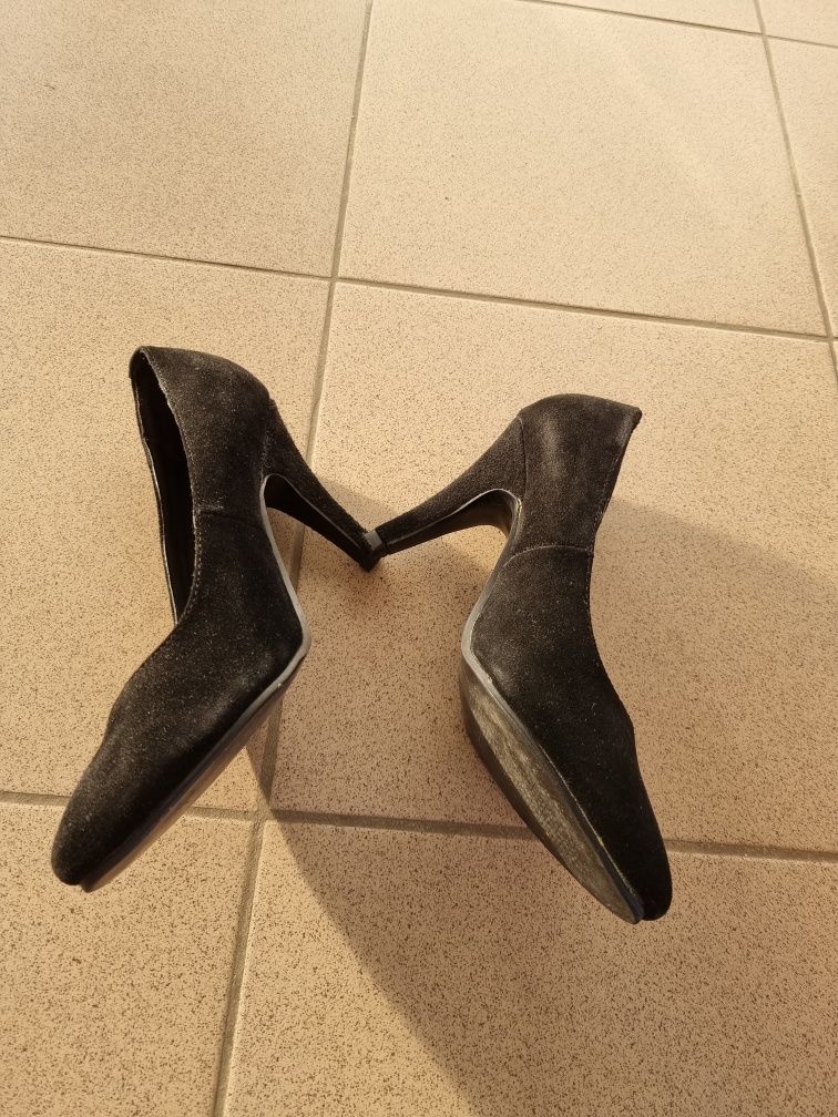 Pantofi PrimaDonna, negri, piele naturală întoarsă, toc 8cm, mărime 37