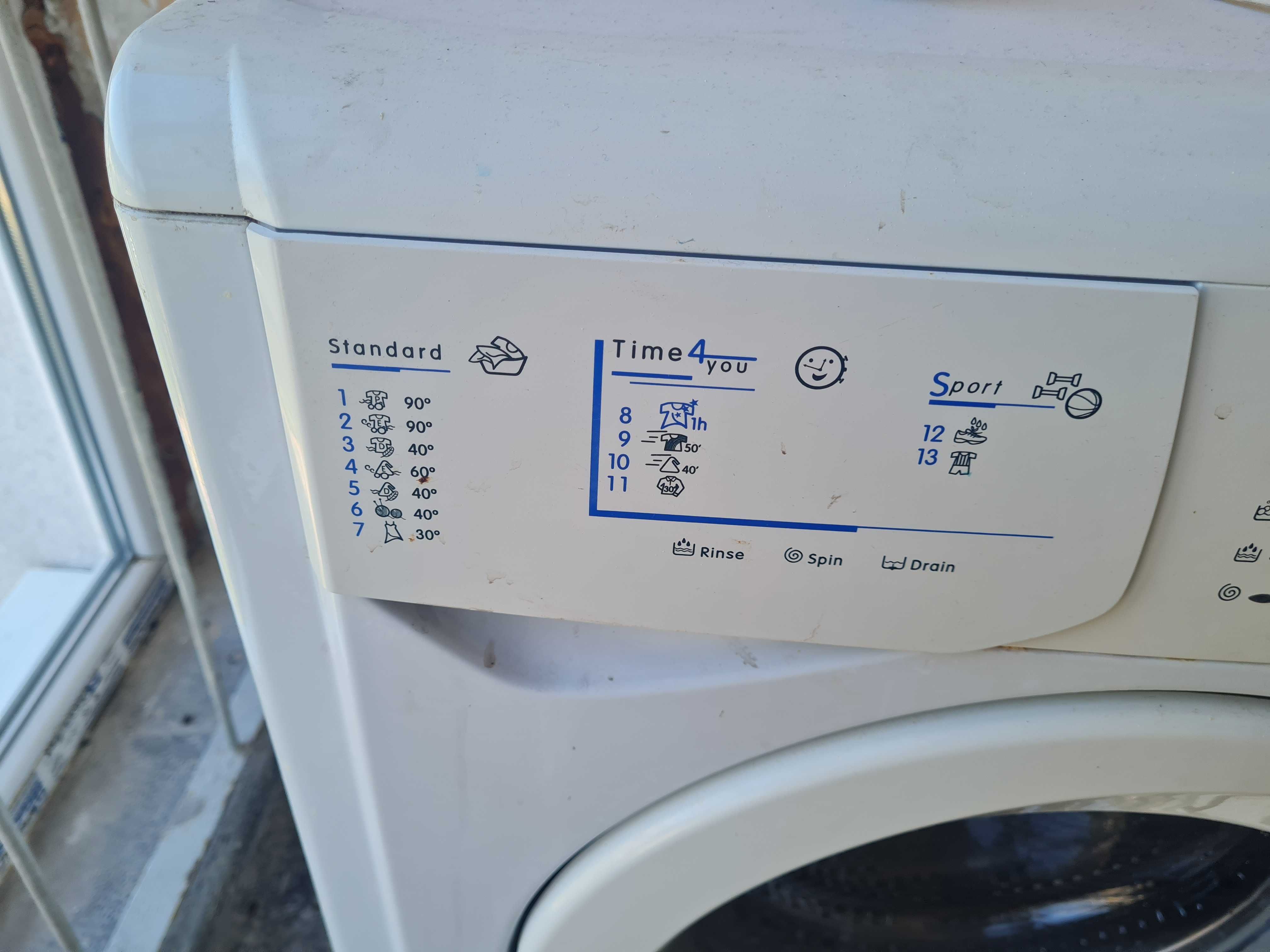 Продавам пералня  Indesit WISL 105 X (EX)